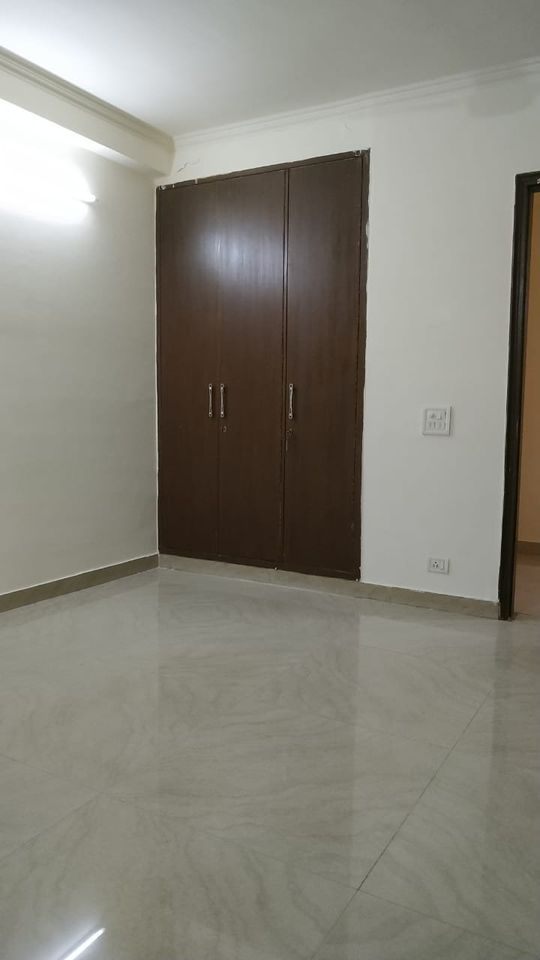 3 Bed/ 3 Bath Rent Apartment/ Flat, Semi Furnished for rent @Chhattarpur Enclave Phase 2  New Delhi