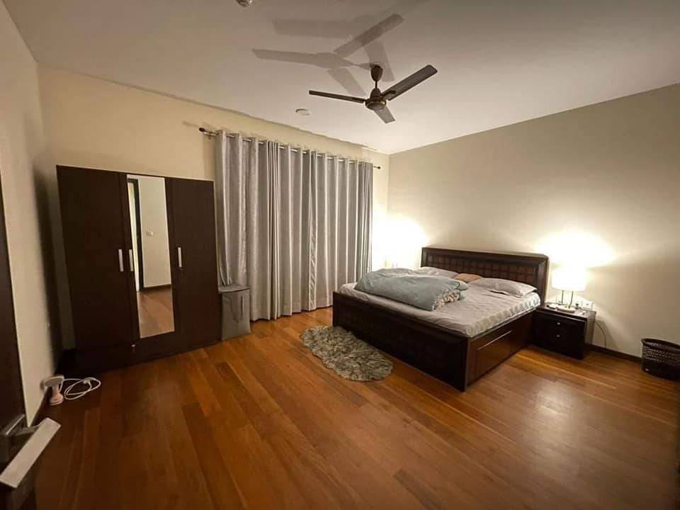 3 Bed/ 3 Bath Rent Apartment/ Flat; 2,550 sq. ft. carpet area, Furnished for rent @Sohna road, Gurgaon.