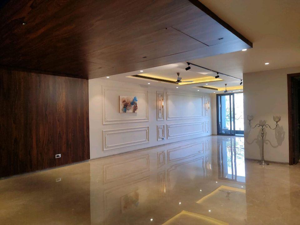 4 Bed/ 4 Bath Sell Apartment/ Flat; 2,200 sq. ft. carpet area; Ready To Move for sale @Dlf phase 2 