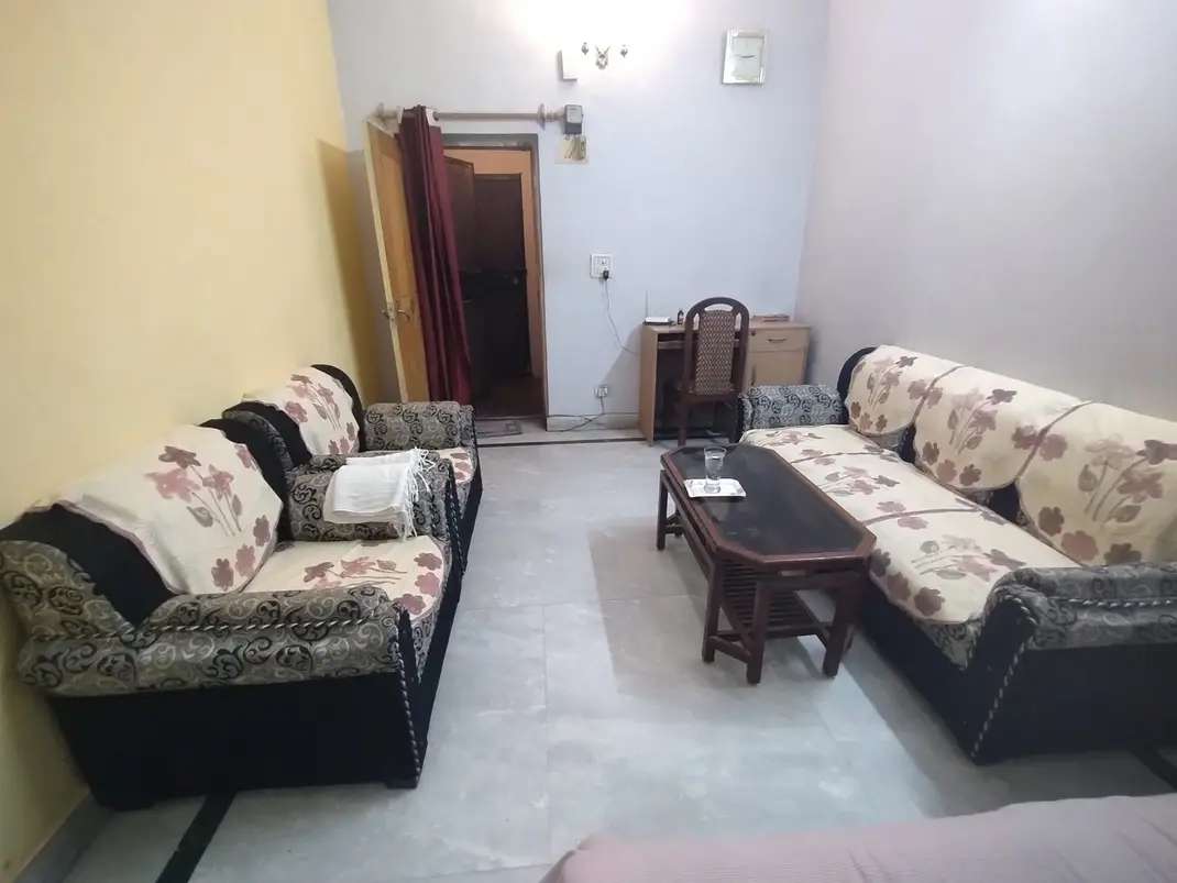 1 Bed/ 1 Bath Rent Apartment/ Flat, Furnished for rent @Kalkaji South Delhi 
