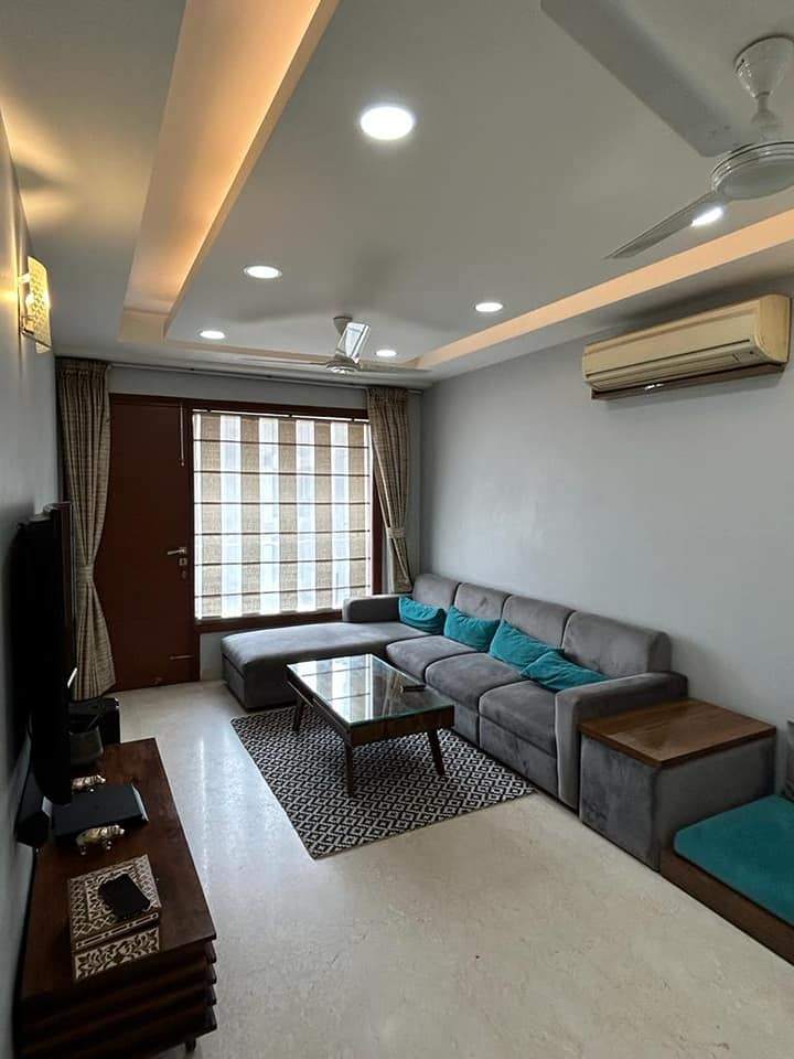 3 Bed/ 3 Bath Rent Apartment/ Flat, Semi Furnished for rent @Shivalik,New Delhi