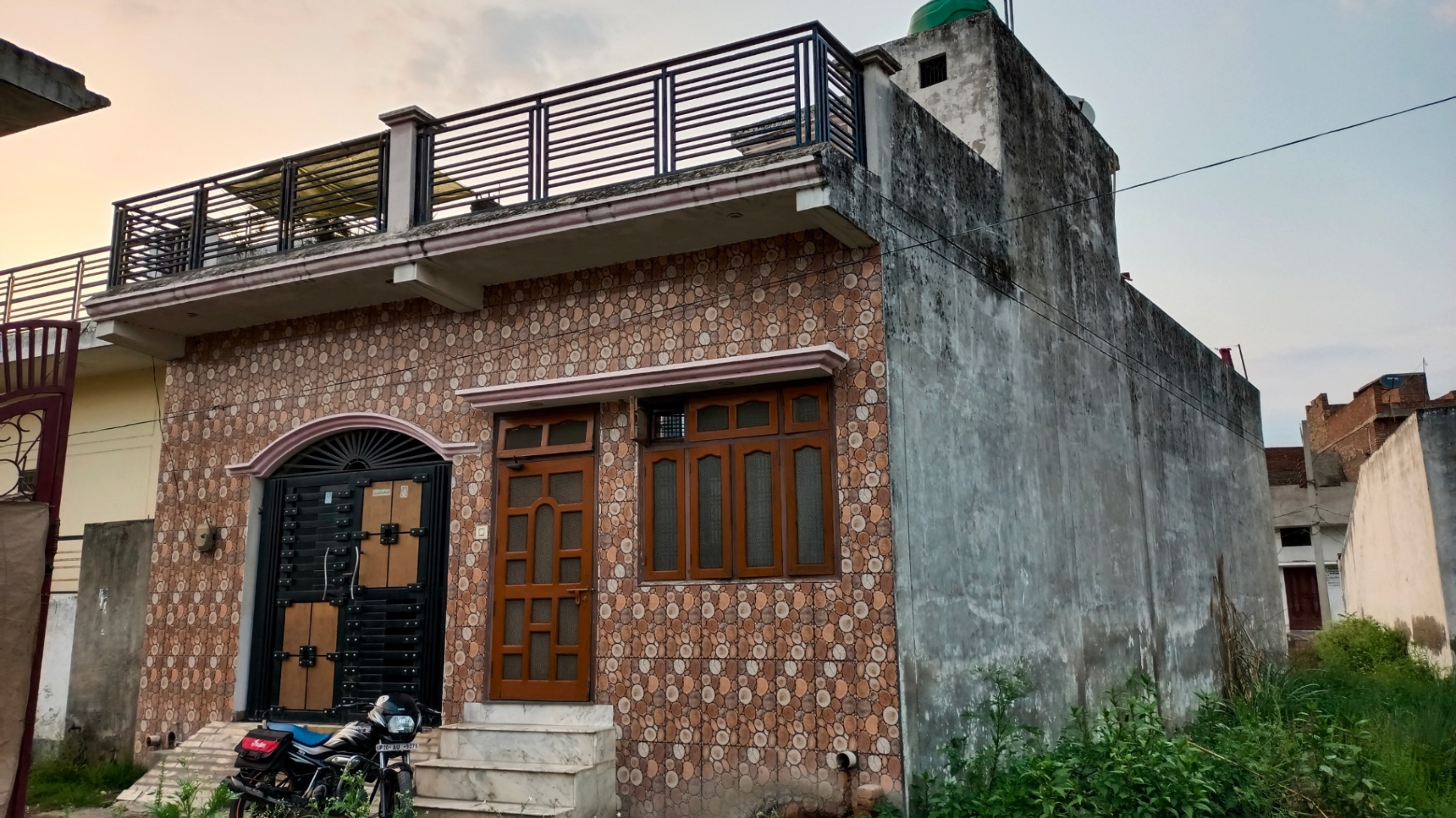 3 Bed/ 2 Bath Sell House/ Bungalow/ Villa; 1,300 sq. ft. carpet area; 150 sq. ft. lot for sale @Near haridwar bypass