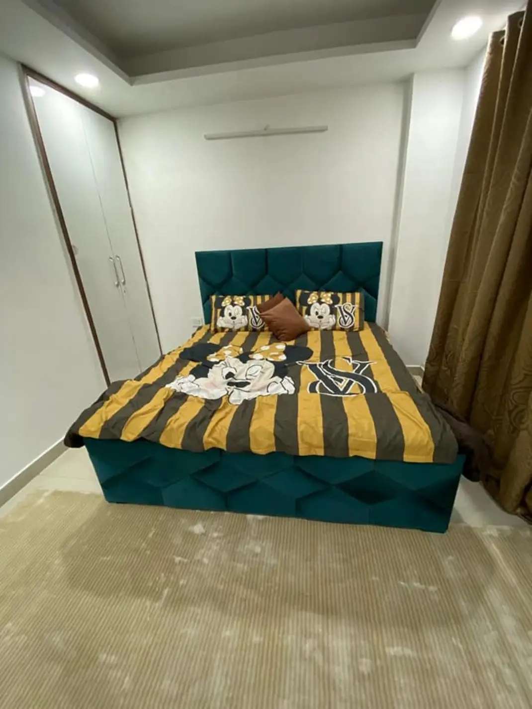2 Bed/ 2 Bath Rent Apartment/ Flat, Furnished for rent @Saket delhi 