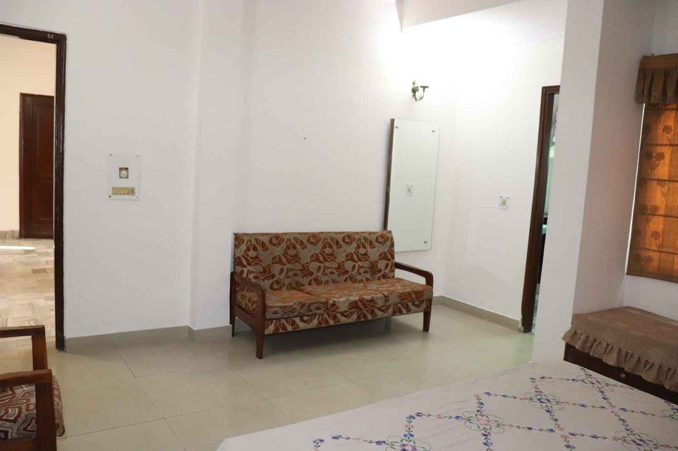 1 Bed/ 1 Bath Rent Apartment/ Flat, Furnished for rent @Greater Kailash -1  New delhi