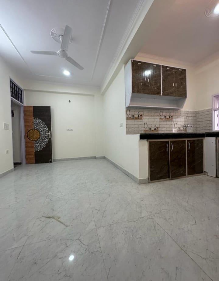 1 Bed/ 1 Bath Rent Apartment/ Flat, Semi Furnished for rent @Saket new delhi