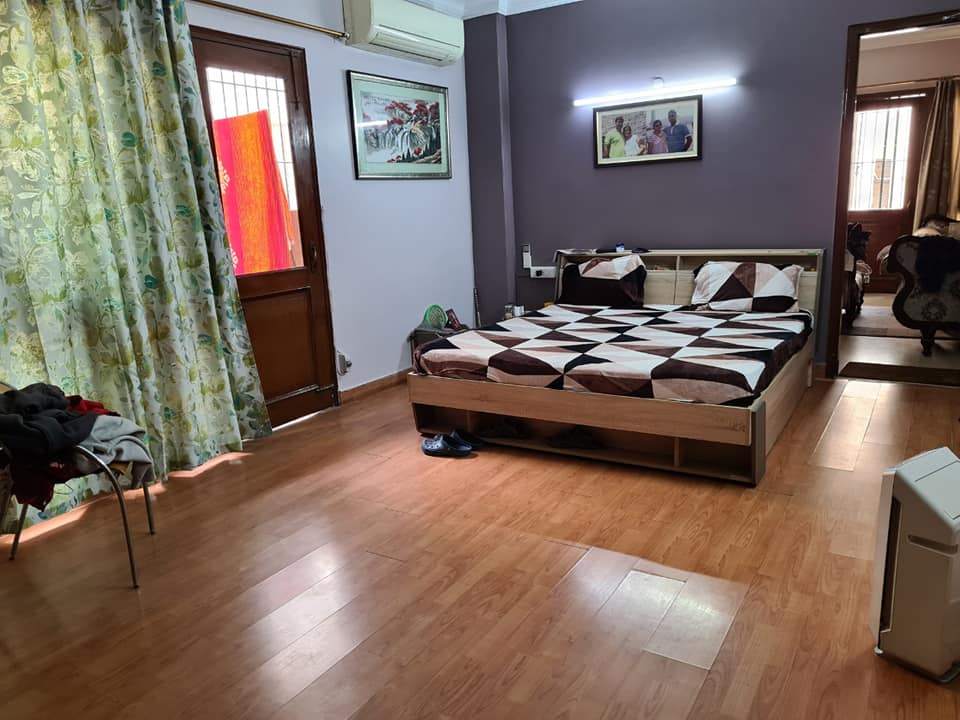 4 Bed/ 4 Bath Sell House/ Bungalow/ Villa; 3,790 sq. ft. carpet area; 4,500 sq. ft. lot for sale @Saket   E block new delhi