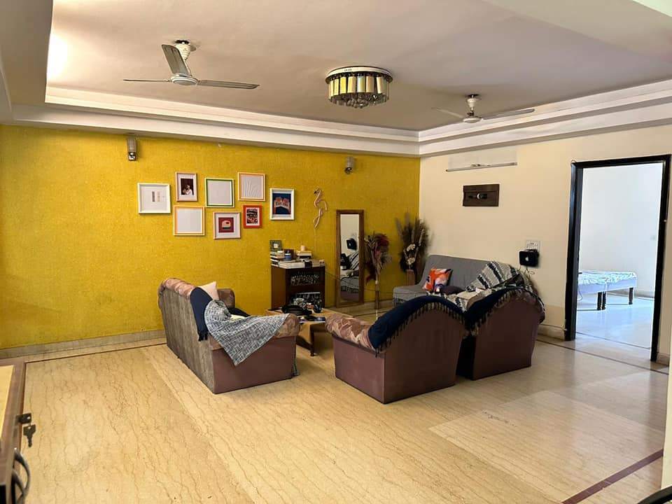 3 Bed/ 3 Bath Rent Apartment/ Flat, Furnished for rent @Saket New Delhi.