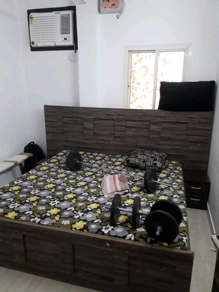 2 Bed/ 2 Bath Rent Apartment/ Flat, Semi Furnished for rent @Kalkaji New Delhi