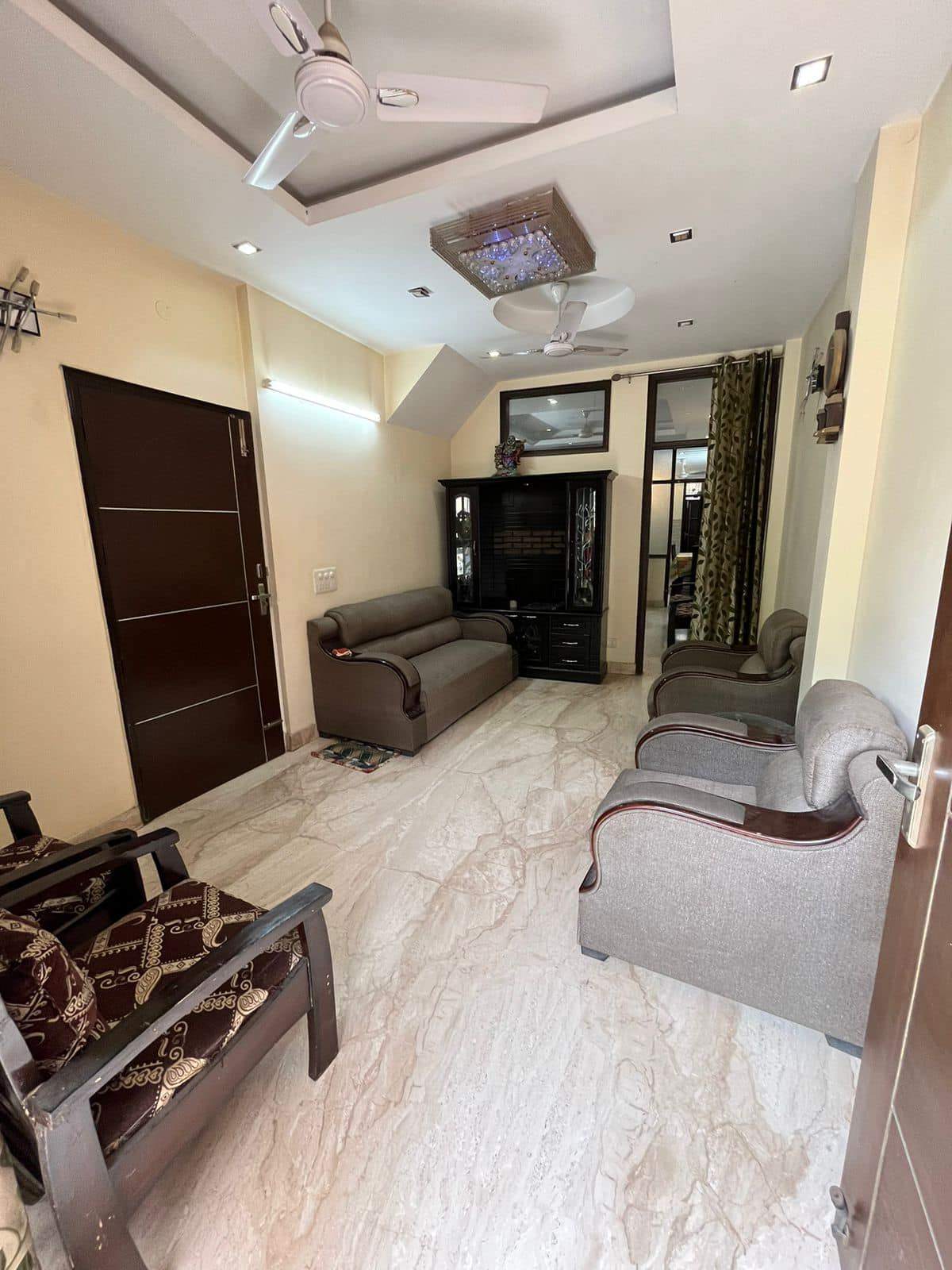 2 Bed/ 2 Bath Rent Apartment/ Flat; 900 sq. ft. carpet area, Furnished for rent @Kalkaji New Delhi