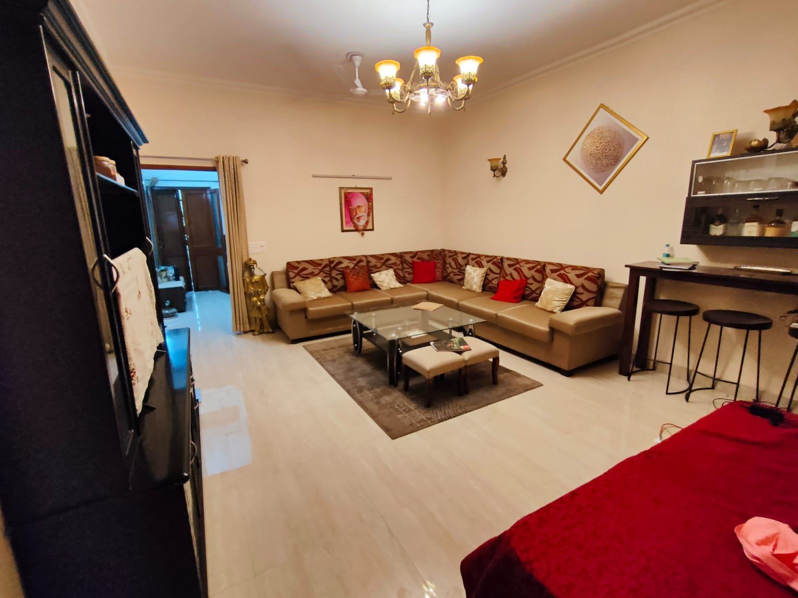2 Bed/ 2 Bath Rent Apartment/ Flat, Furnished for rent @Amar colony lajpat Nagar 4 New Delhi