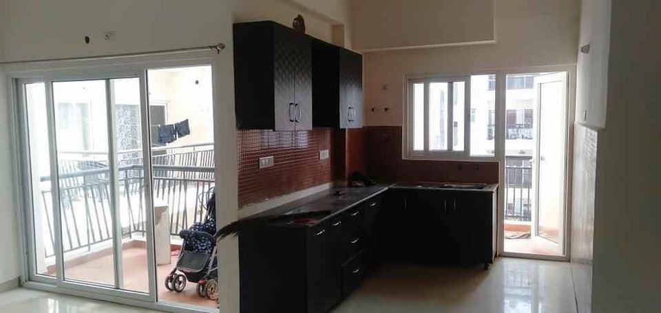 3 Bed/ 2 Bath Rent Apartment/ Flat; 1,480 sq. ft. carpet area, Semi Furnished for rent @Antriksh Golf view 1 sec 78 Noida.