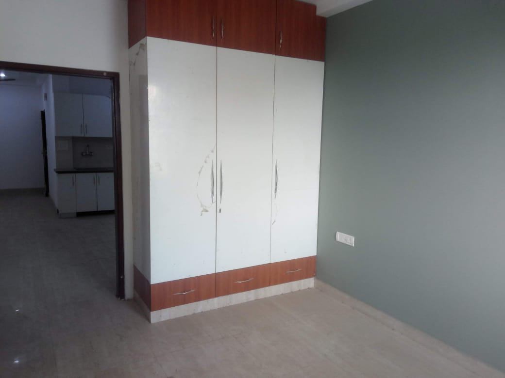 2 Bed/ 2 Bath Sell Apartment/ Flat; 900 sq. ft. carpet area; Ready To Move for sale @Gurgaon Krishna Colony Standalone Building