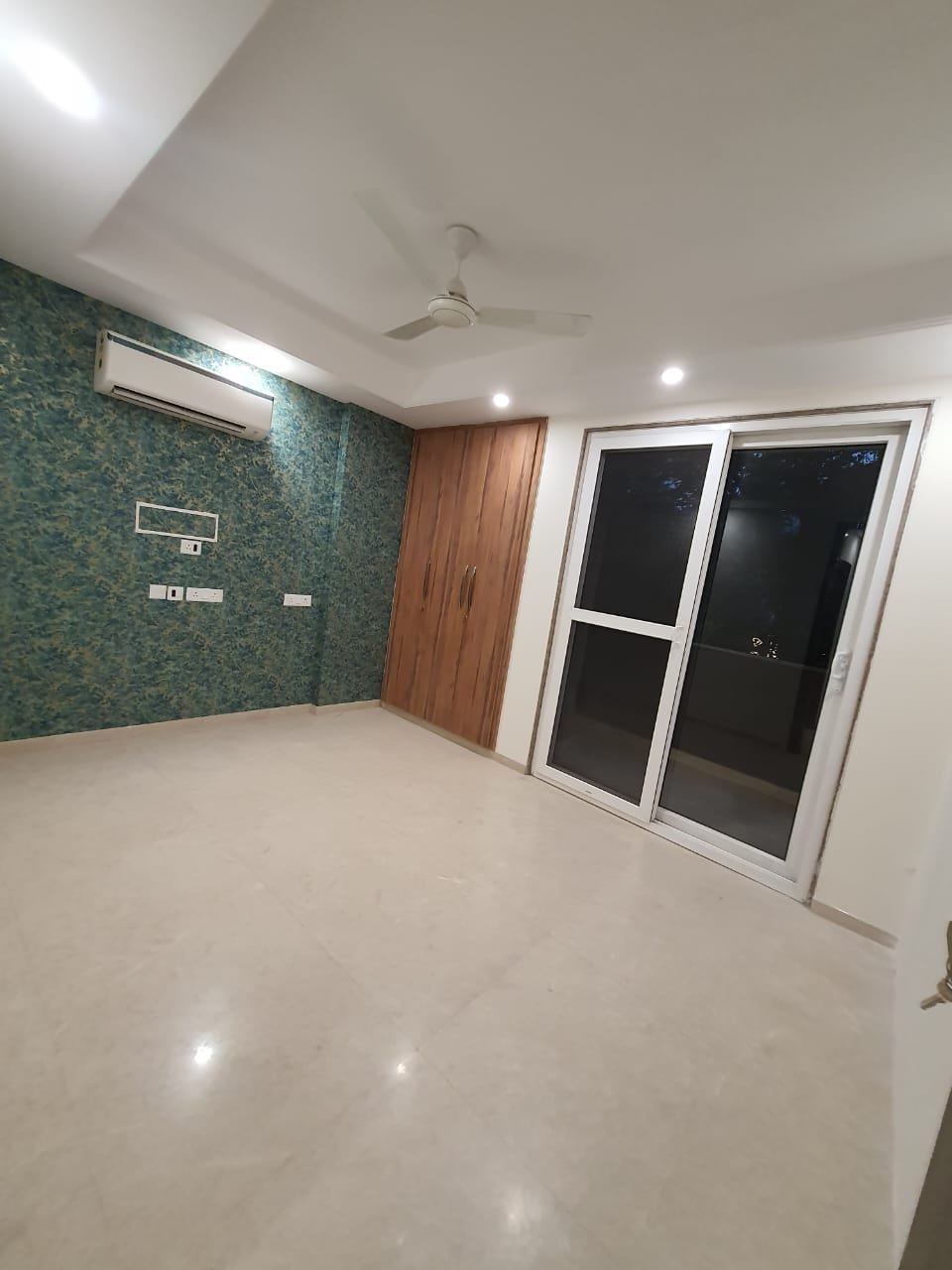 3 Bed/ 3 Bath Rent Apartment/ Flat, Semi Furnished for rent @Chittaranjan Park New Delhi