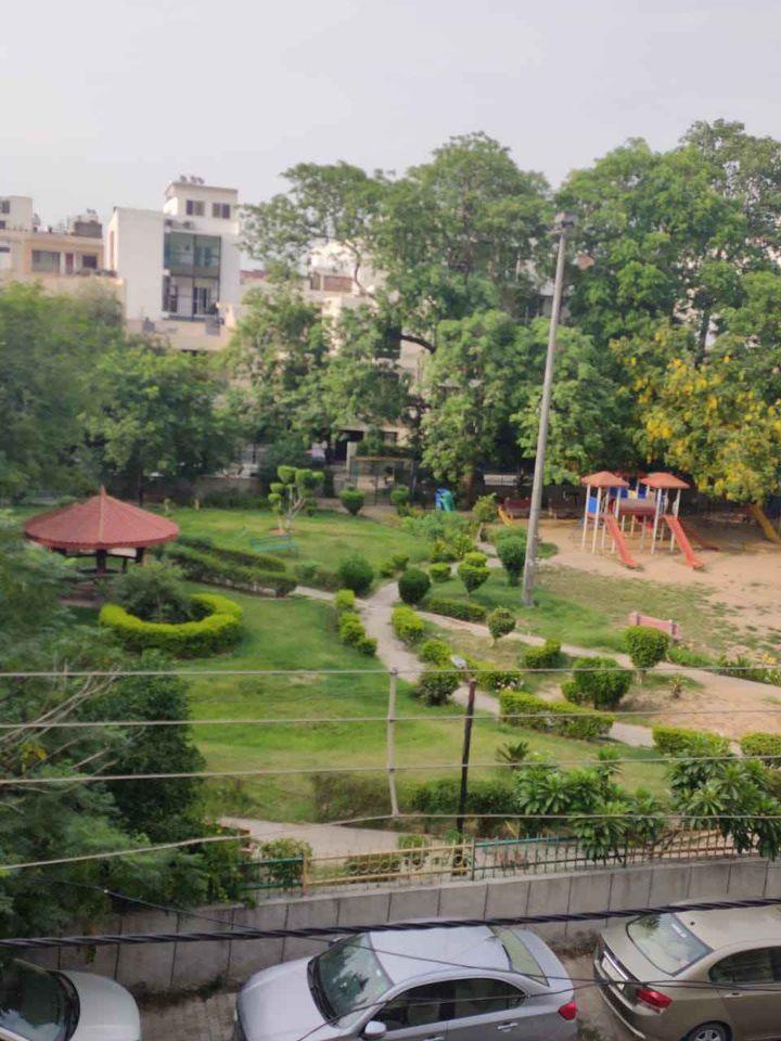 3 Bed/ 3 Bath Rent Apartment/ Flat, Semi Furnished for rent @ B5 Block Safdarjung Enclave New Delhi