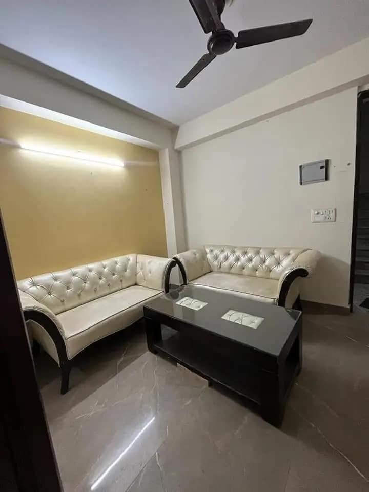 1 Bed/ 1 Bath Rent Apartment/ Flat; 500 sq. ft. carpet area, Furnished for rent @chhatarpur New Delhi