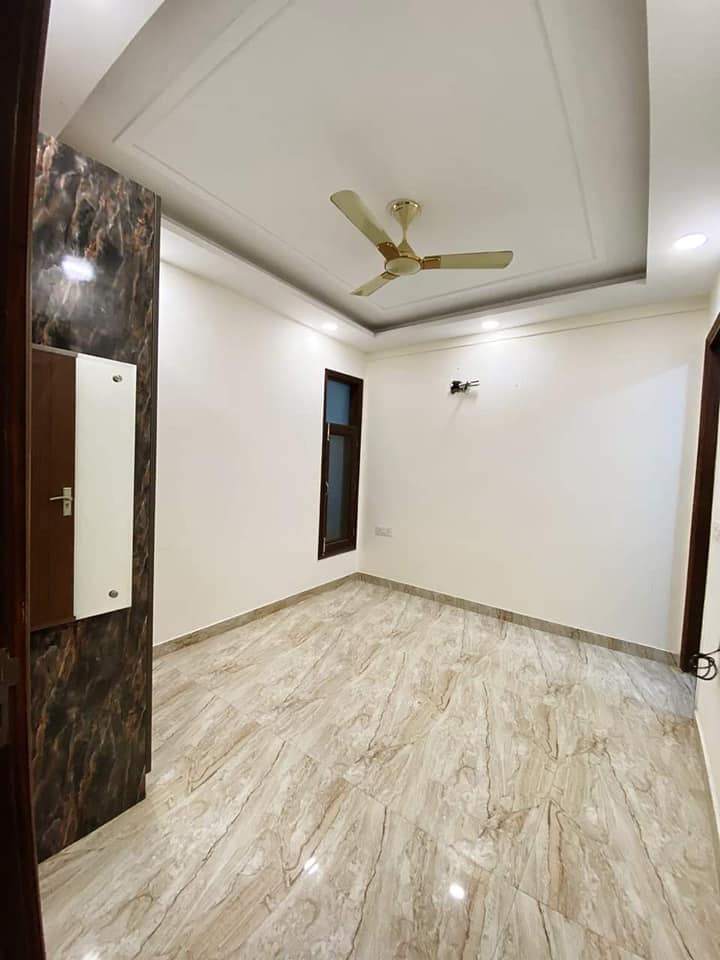 2 Bed/ 2 Bath Rent Apartment/ Flat, Semi Furnished for rent @Saket New Delhi