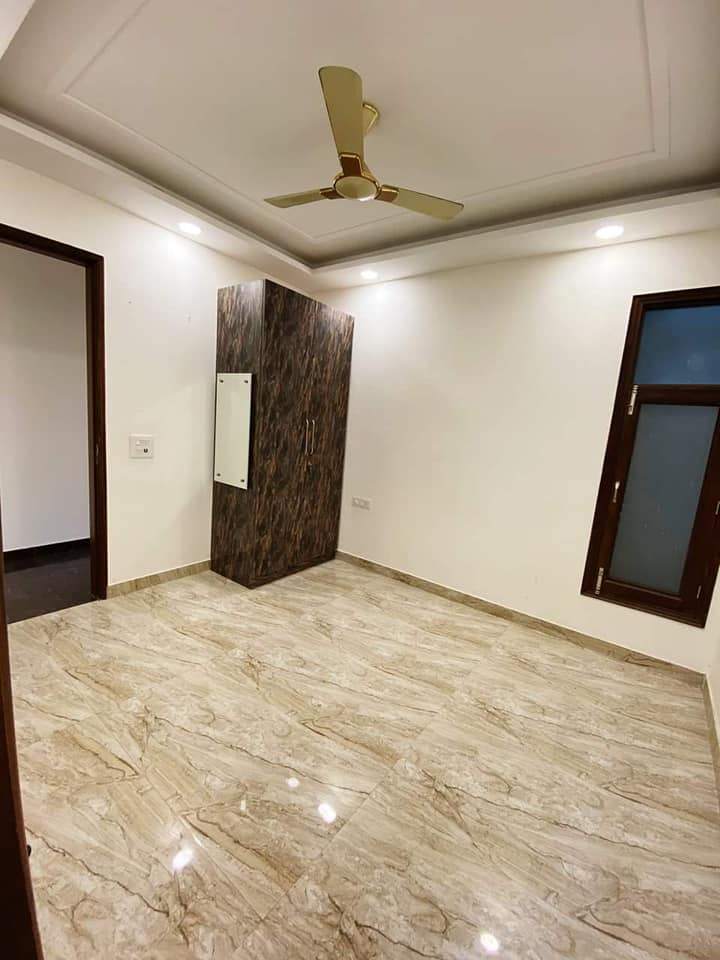 2 Bed/ 2 Bath Rent Apartment/ Flat, Semi Furnished for rent @Saket New Delhi