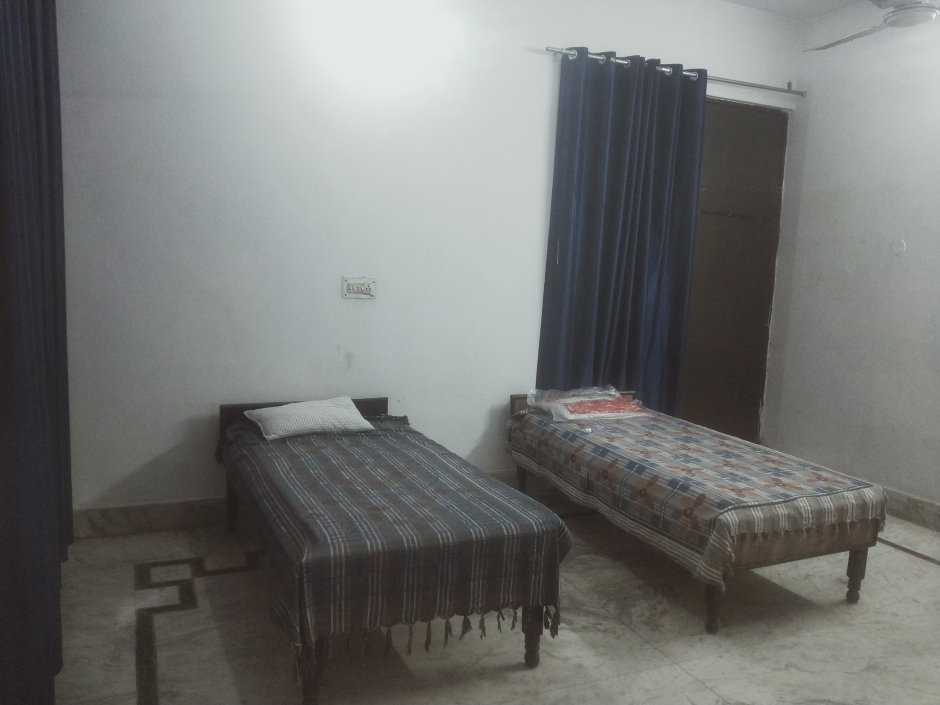 PG/ Roommate for rent @F10, Gamma 1, greater Noida 