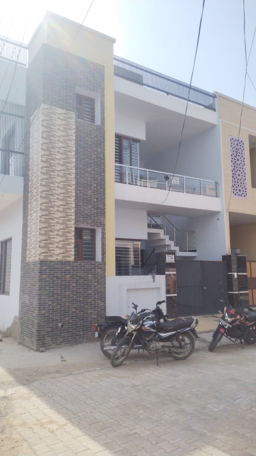 3 Bed/ 3 Bath Rent Apartment/ Flat; 1,800 sq. ft. carpet area, Furnished for rent @Guru teg Bahadur nagar , kharar (Near Chandigarh University)