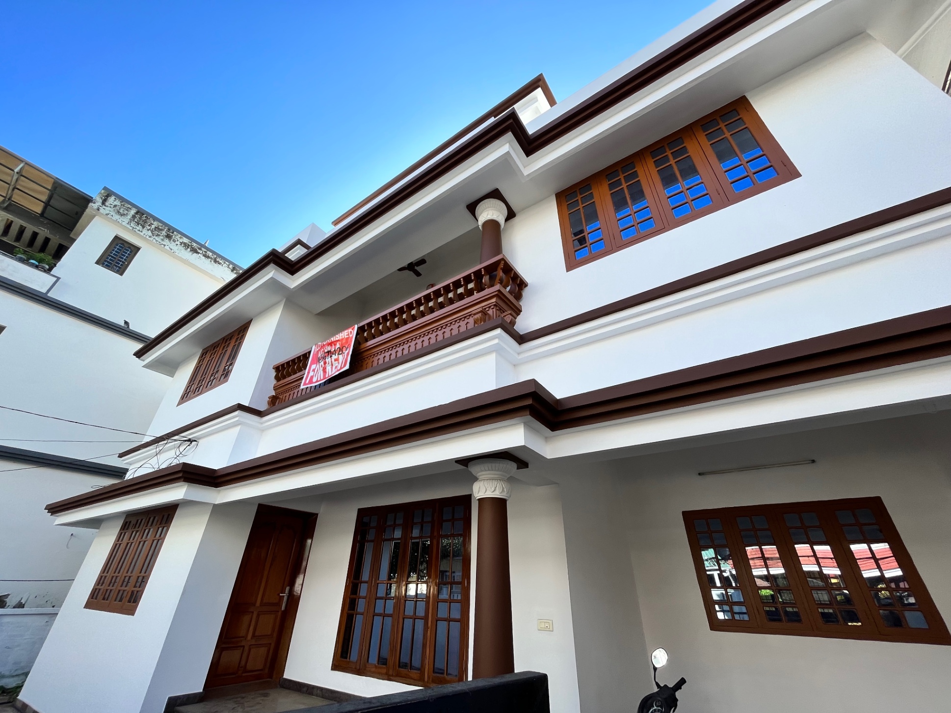 4 Bed/ 5+ Bath Rent House/ Bungalow/ Villa; 2,300 sq. ft. carpet area, Furnished for rent @Amritha nagar, edappally