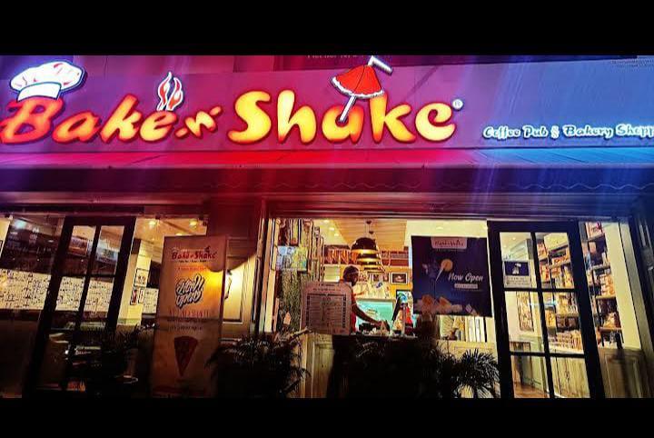 BAKE n SHAKE COFFEE PUB 