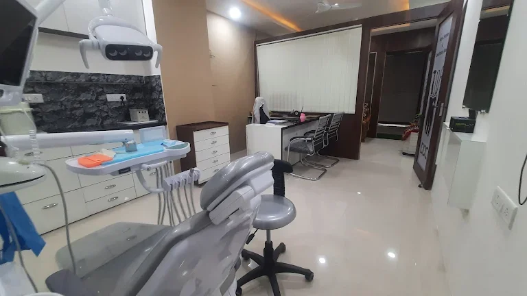 Dentist; Exp: 4 year