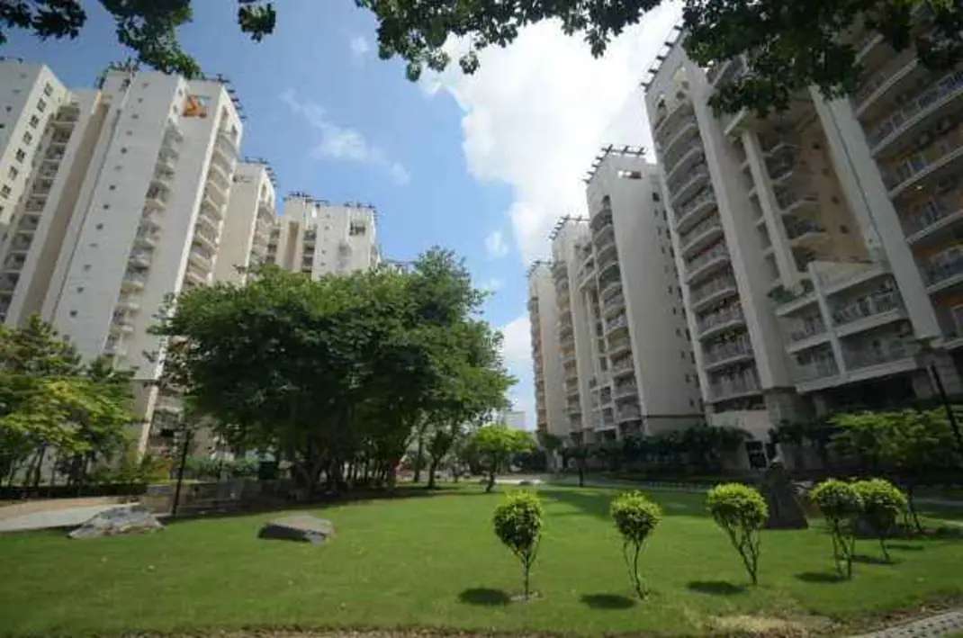 4 Bed/ 4 Bath Rent Apartment/ Flat; 3,000 sq. ft. carpet area, Semi Furnished for rent @Uniworld city sector 30 Gurugram 