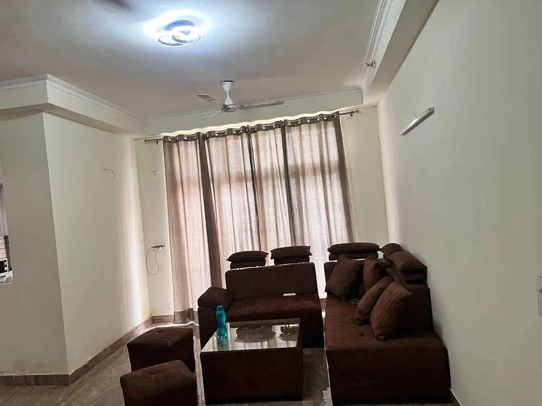 1 Bed/ 1 Bath Rent Apartment/ Flat; 1,545 sq. ft. carpet area, Furnished for rent @Amrapali silicon city sector 76 Noida 