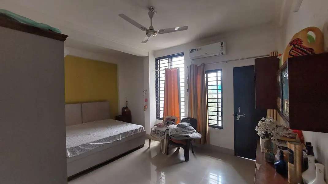 3 Bed/ 3 Bath Rent House/ Bungalow/ Villa, Semi Furnished for rent @Ayodhya bypass road Bhopal