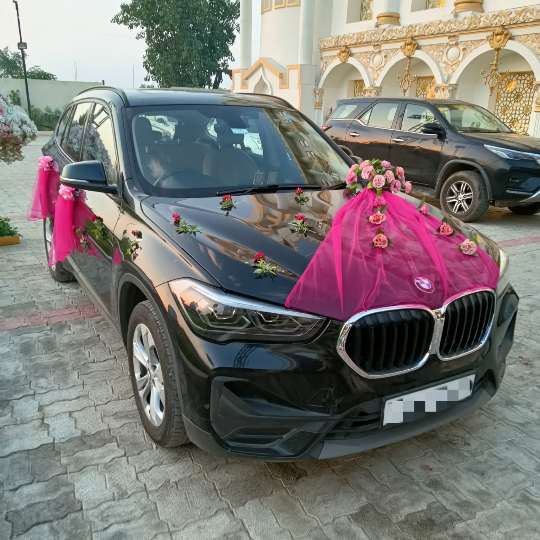 Luxury Car Rental in Agra