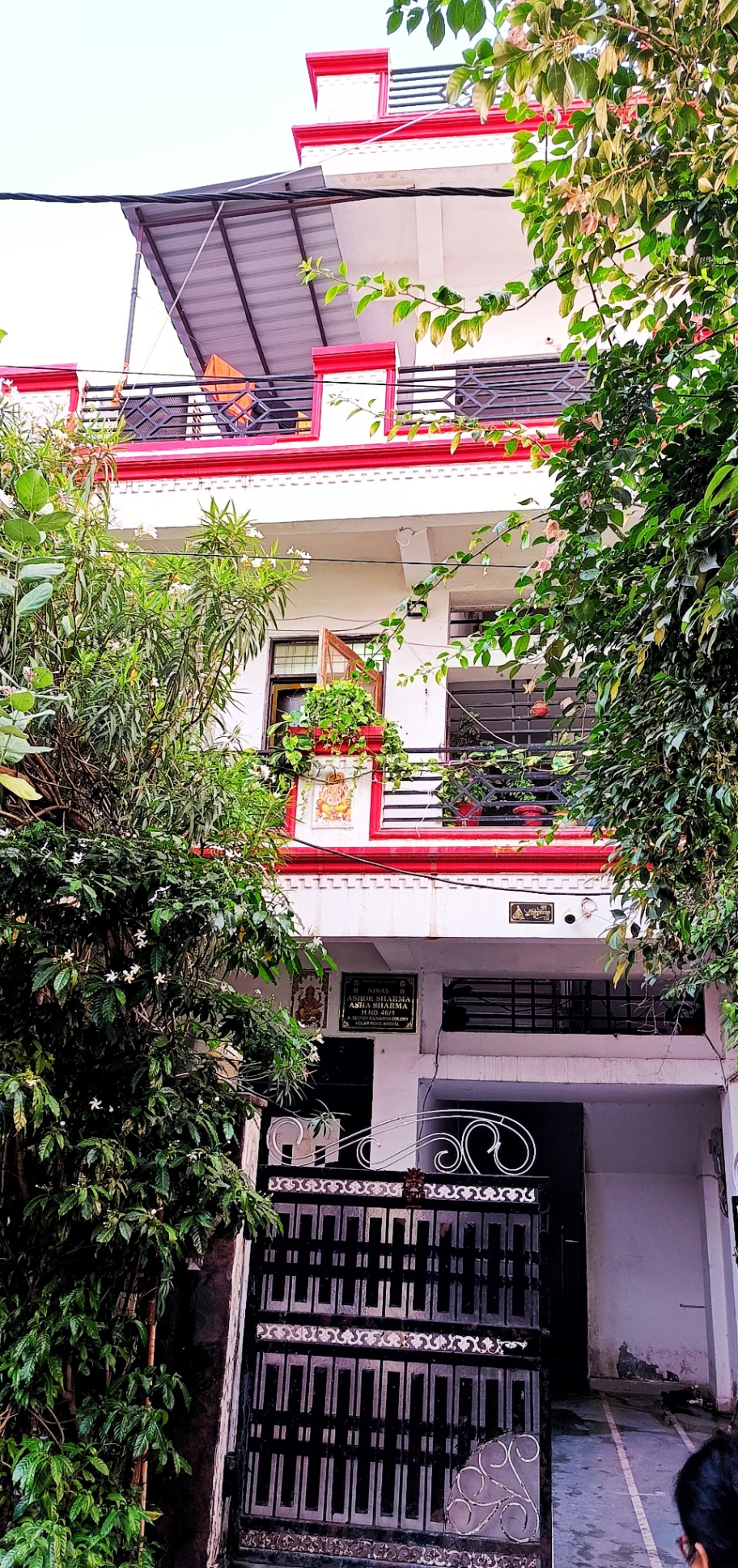 2 Bed/ 2 Bath Rent Apartment/ Flat; 1,200 sq. ft. carpet area, Semi Furnished for rent @LALITA NAGAR kolar road bhopal 