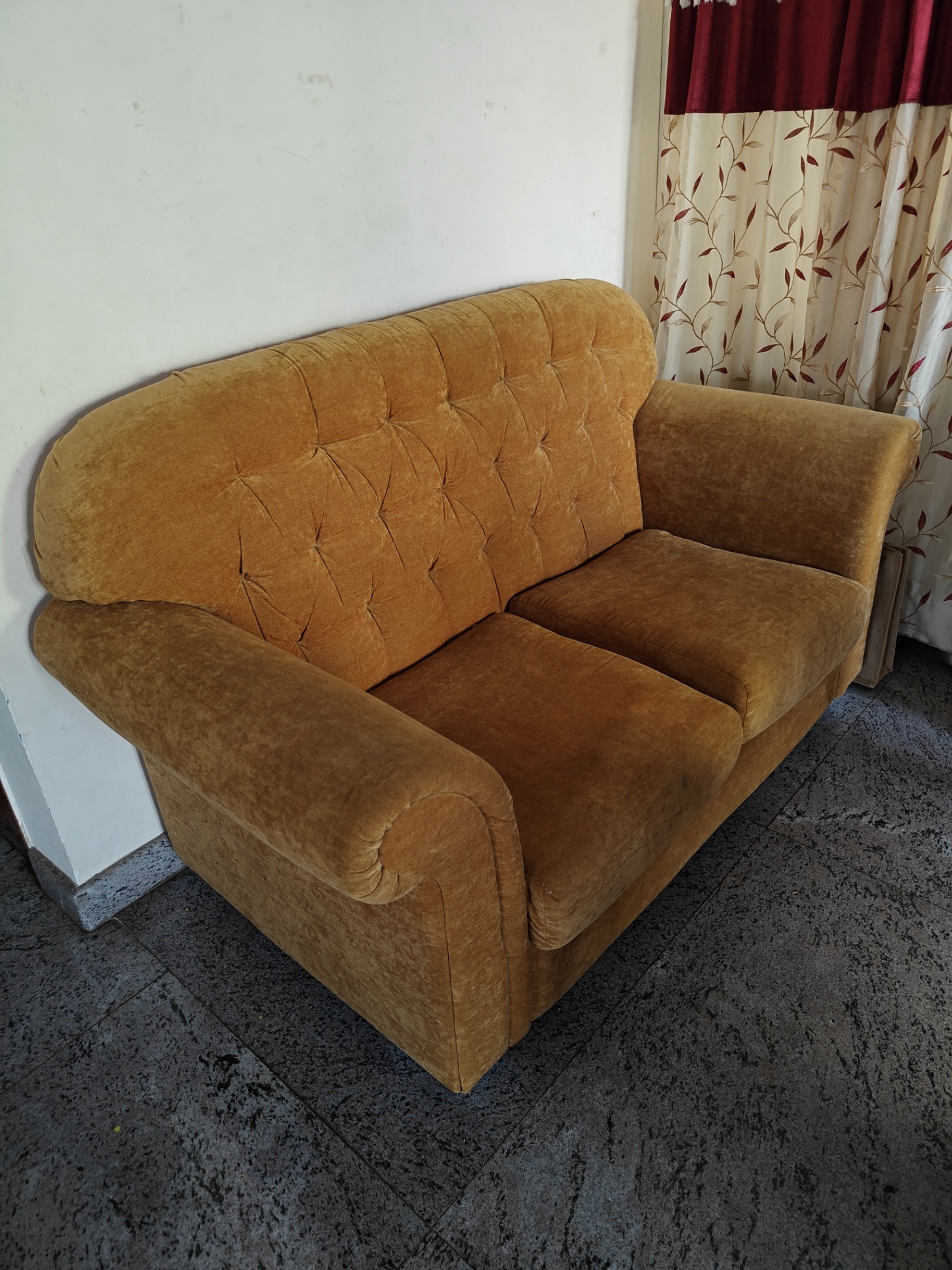 Sofa, Furniture for sale; Acceptable condition