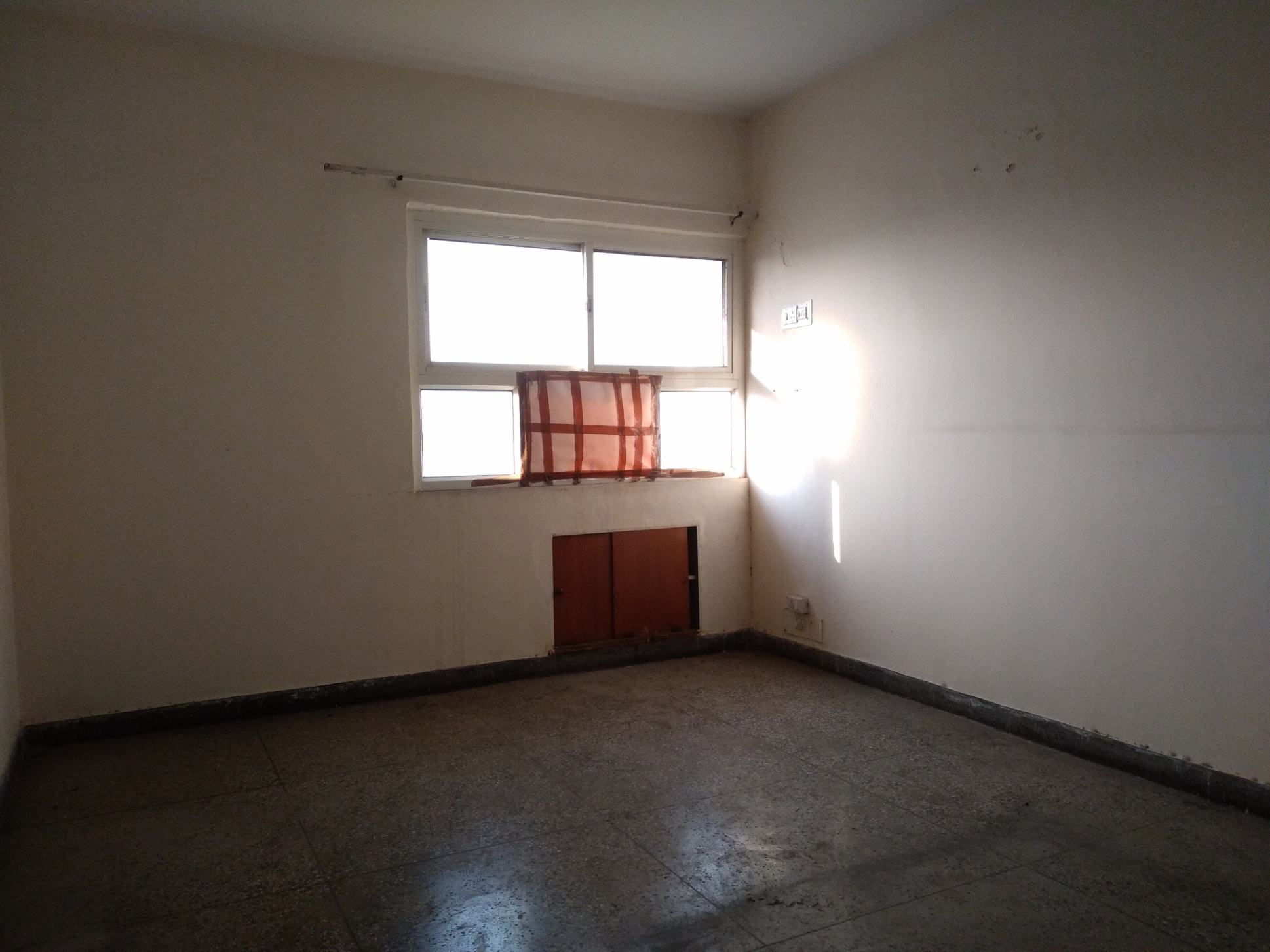 3 Bed/ 2 Bath Sell Apartment/ Flat; 1,250 sq. ft. carpet area; Ready To Move for sale @Shree Ganesh Apartment Patparganj Delhi 
