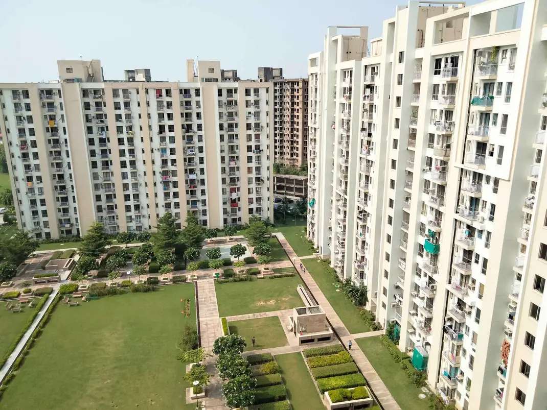 3 Bed/ 3 Bath Sell Apartment/ Flat; 1,545 sq. ft. carpet area; Ready To Move for sale @Sector 33 Gurugram 
