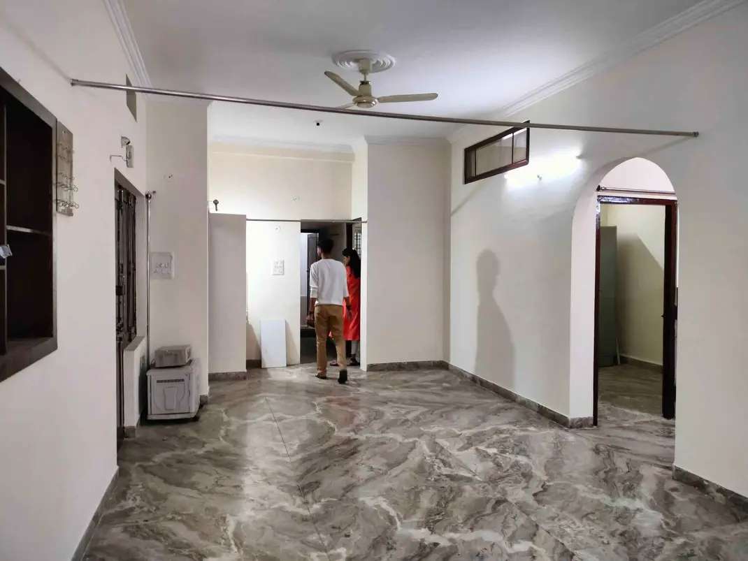 3 Bed/ 3 Bath Rent Apartment/ Flat; 1,150 sq. ft. carpet area, Semi Furnished for rent @Indrapuri raisen road bhopal