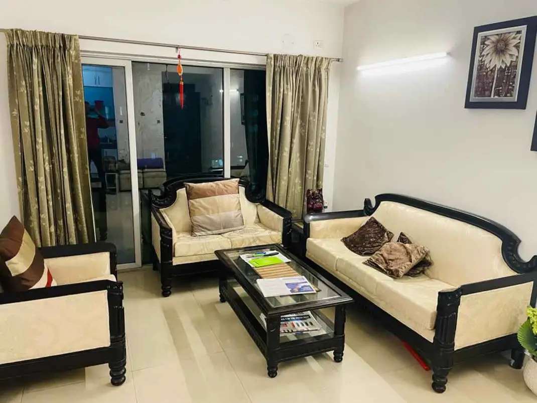 2 Bed/ 2 Bath Rent Apartment/ Flat, Furnished for rent @Sector 100 Lotus bolevard society noida