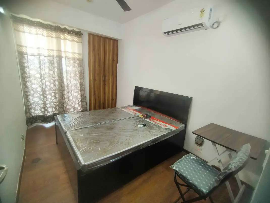 1 Bed/ 1 Bath Rent Apartment/ Flat, Semi Furnished for rent @Lotus zing sector 168 noida