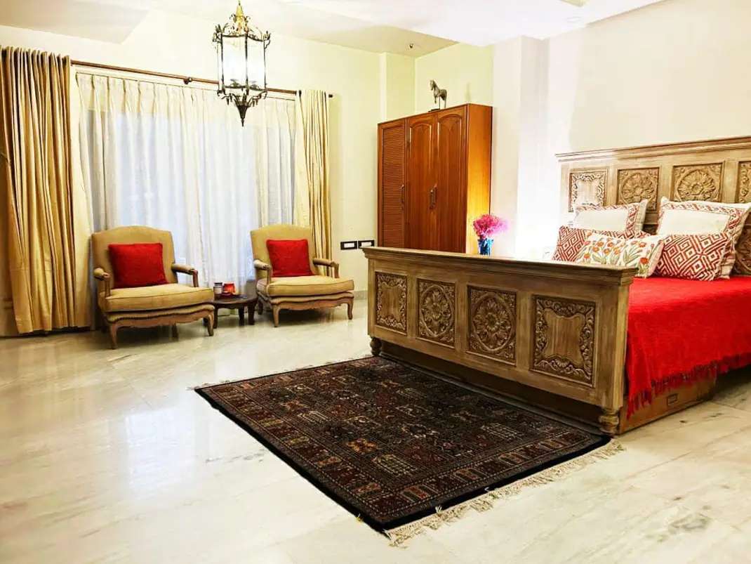 4 Bed/ 4 Bath Rent House/ Bungalow/ Villa, Furnished for rent @Vasant kunj sector c-6 new Delhi 