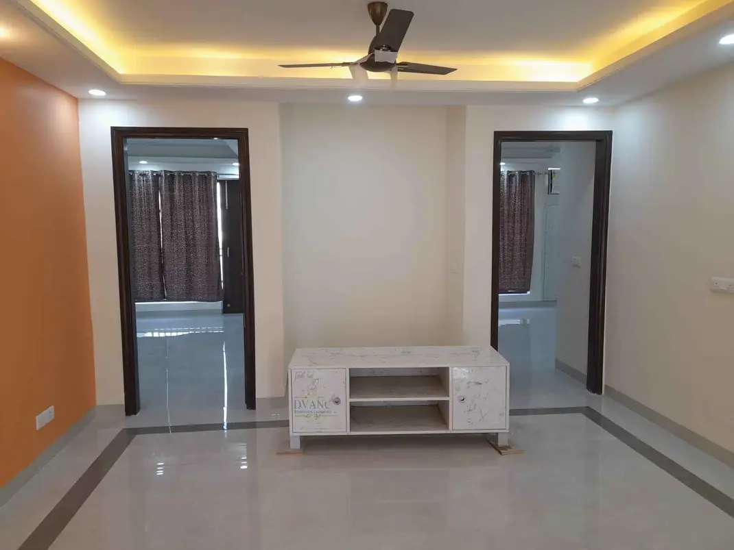 3 Bed/ 3 Bath Rent Apartment/ Flat, Semi Furnished for rent @Golf course road Gurugram 