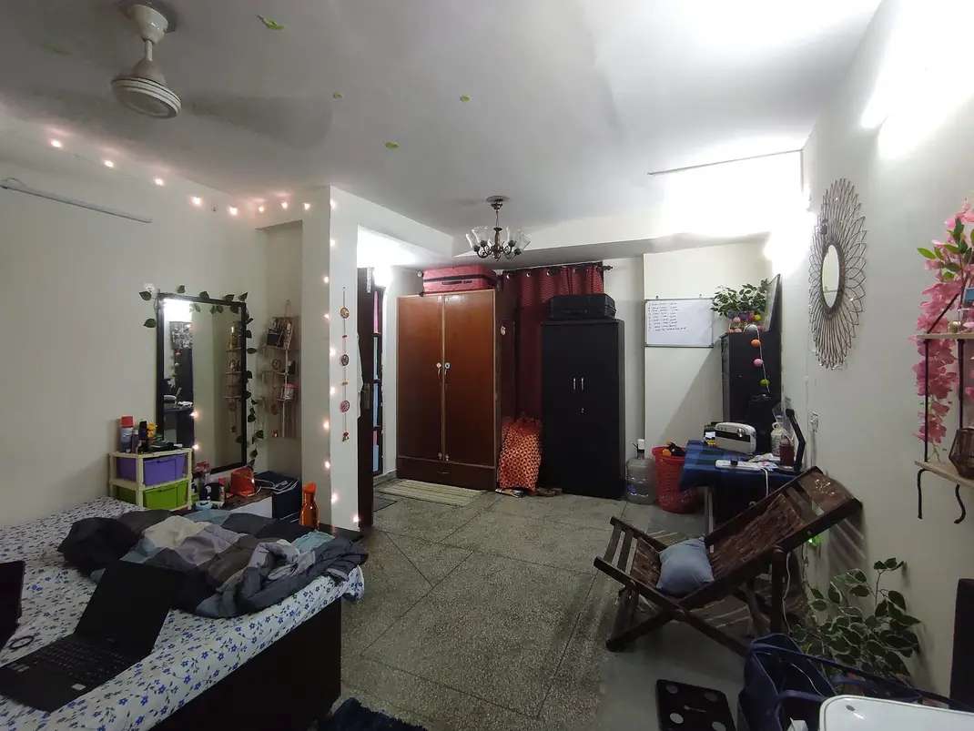 1 Bed/ 1 Bath Rent Apartment/ Flat, Furnished for rent @Kalka ji new Delhi 