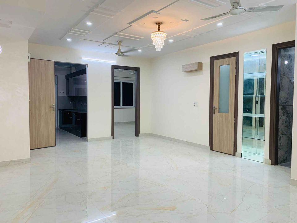 3 Bed/ 3 Bath Rent House/ Bungalow/ Villa, Semi Furnished for rent @Sector 57 Near Golf course extension road