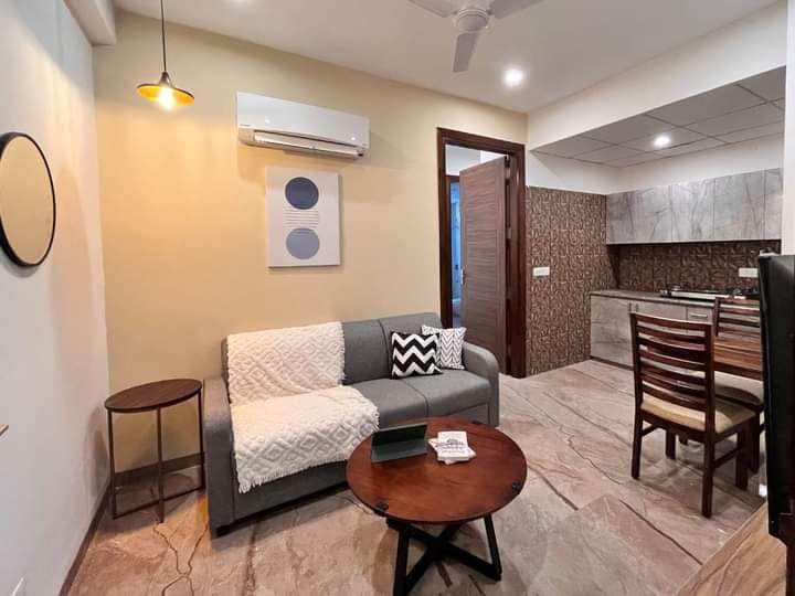 3 Bed/ 3 Bath Rent Apartment/ Flat, Furnished for rent @Gaur City Noida