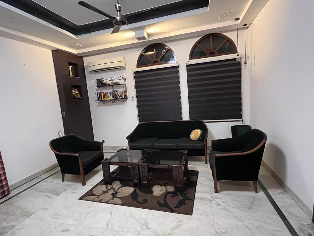 2 Bed/ 2 Bath Rent Apartment/ Flat, Furnished for rent @Lajpat Nagar 2 New Delhi