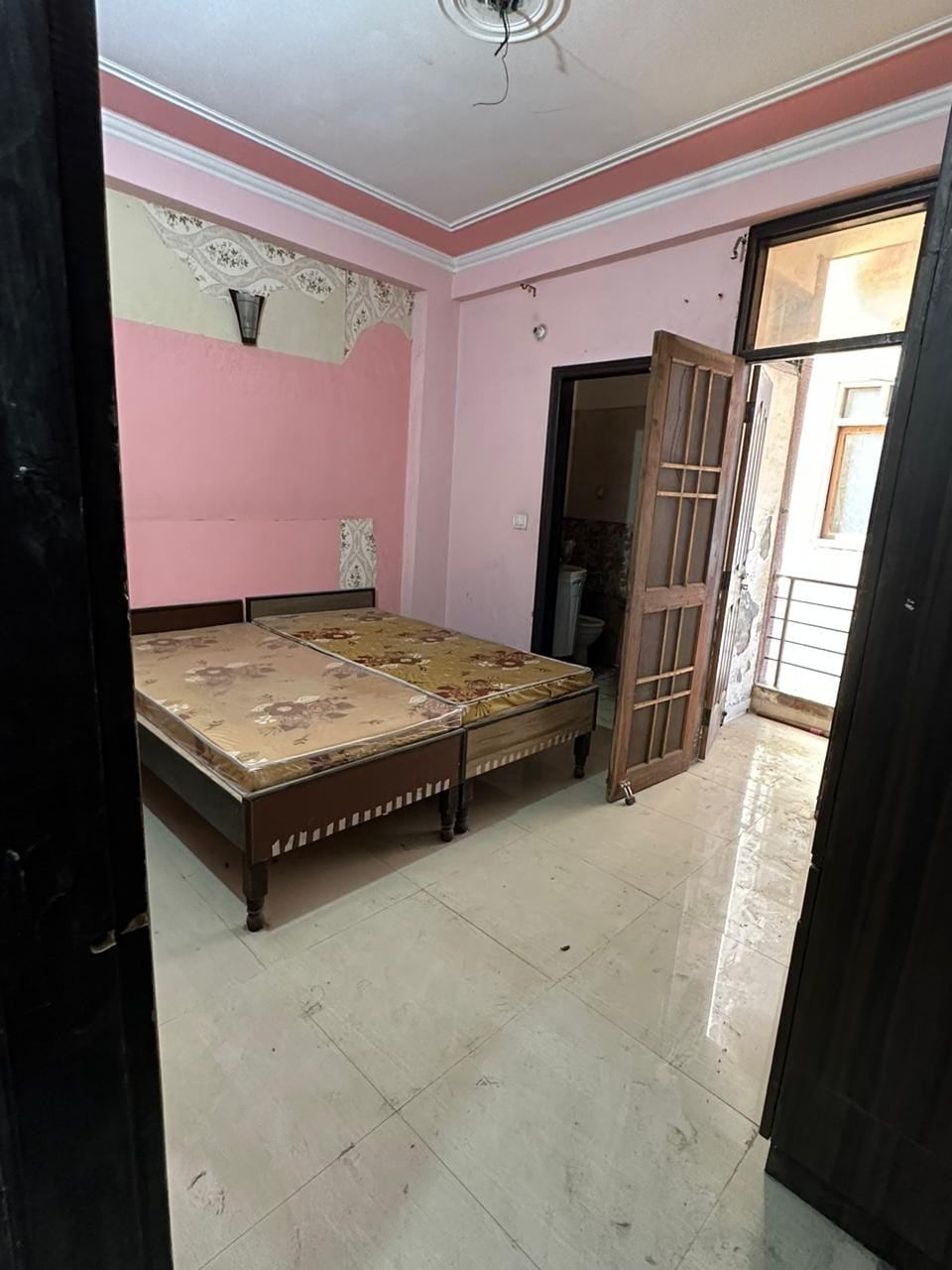 3 Bed/ 3 Bath Rent House/ Bungalow/ Villa, Furnished for rent @sector 44 noida