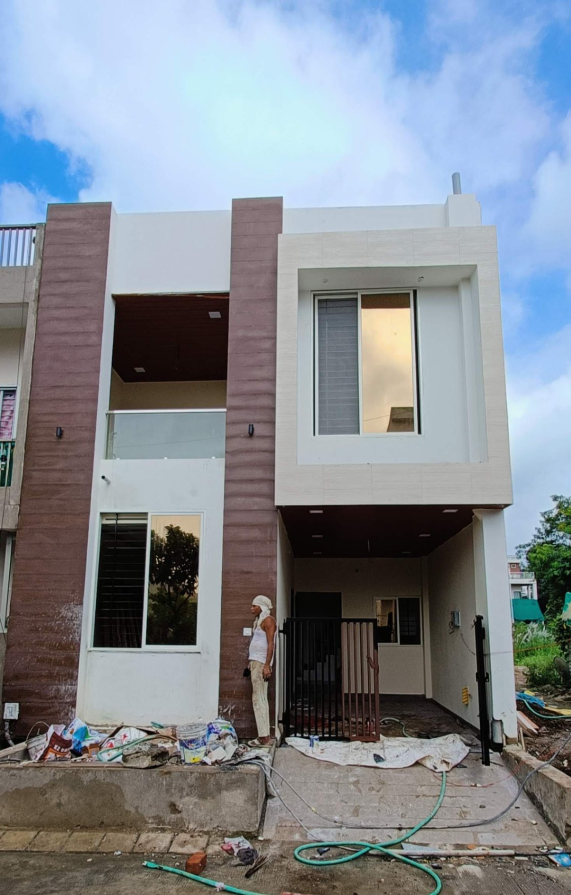 3 Bed/ 3 Bath Sell House/ Bungalow/ Villa; 1,750 sq. ft. carpet area; 800 sq. ft. lot for sale @Omaxe city 1 Ab bypass road indore 