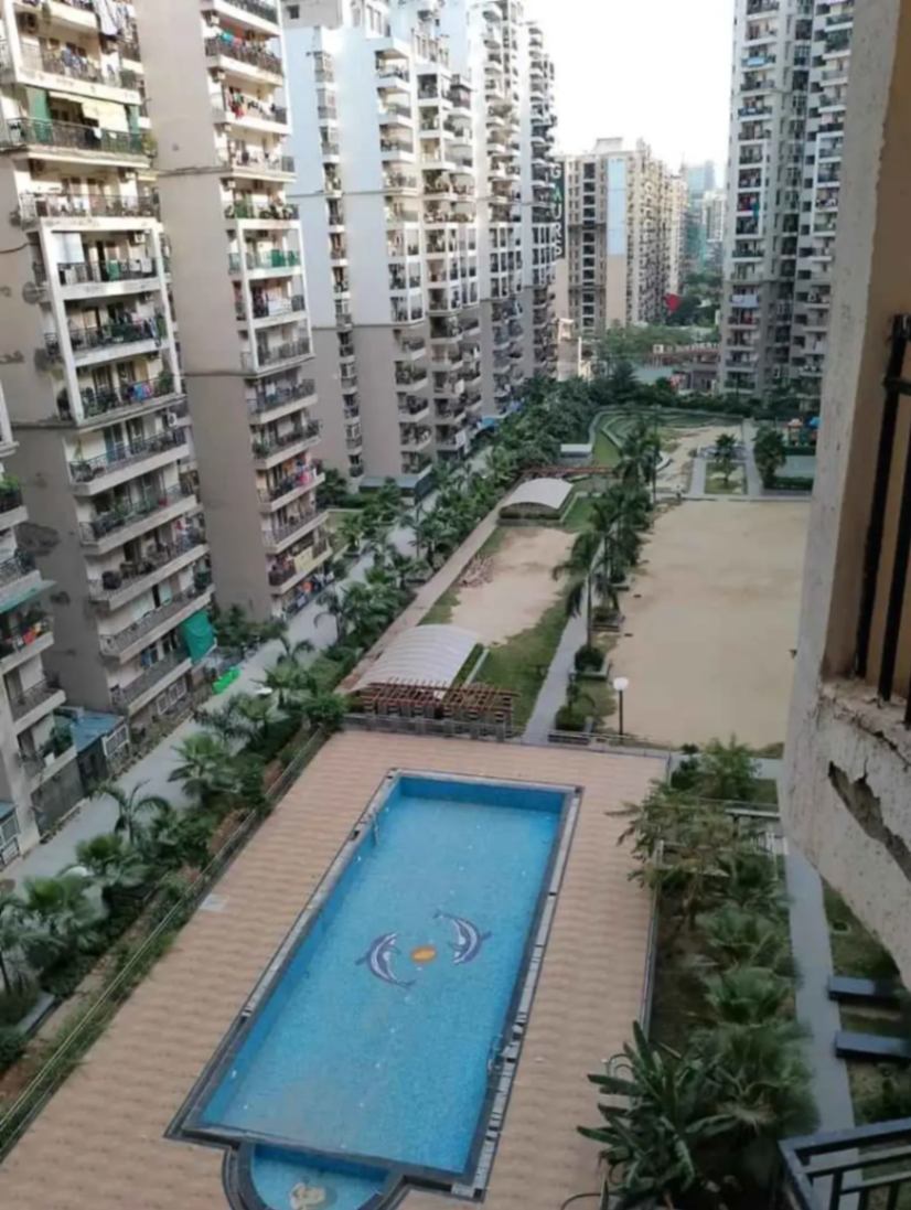 3 Bed/ 3 Bath Sell Apartment/ Flat; 1,250 sq. ft. carpet area; Ready To Move for sale @Sector 16 c noida extension 