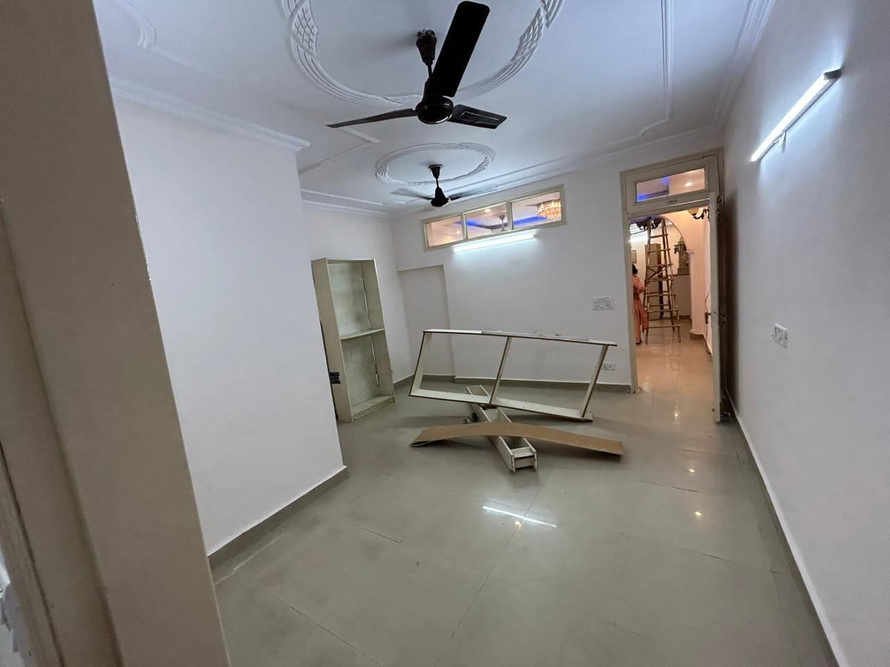 2 Bed/ 2 Bath Rent Apartment/ Flat; 900 sq. ft. carpet area, Semi Furnished for rent @Jangpura New delhi
