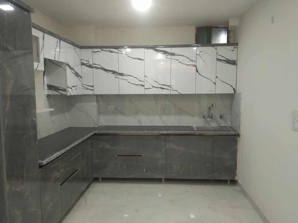 3 Bed/ 3 Bath Rent House/ Bungalow/ Villa, Semi Furnished for rent @sector 44 noida