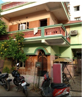 4 Bed/ 4 Bath Rent Apartment/ Flat; 1,500 sq. ft. carpet area, Furnished for rent @Maninagar