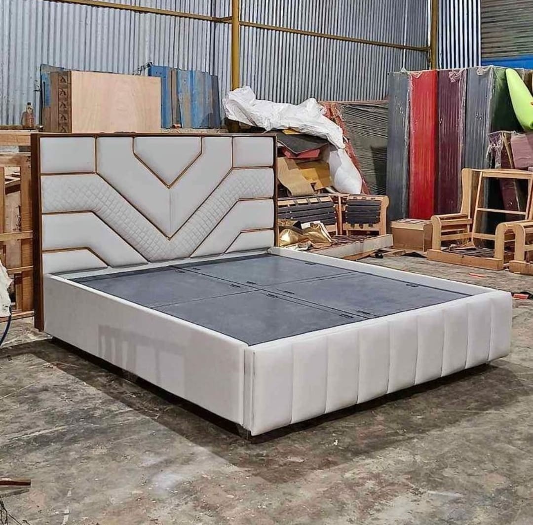 Bed, Furniture for sale; Brand New condition
